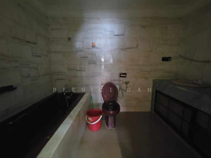 1-storey Terraced House for Sale in Taman Johor Jaya (Johor Bahru) - Bernice Gan - Bathroom - PropertyGuru.com.my