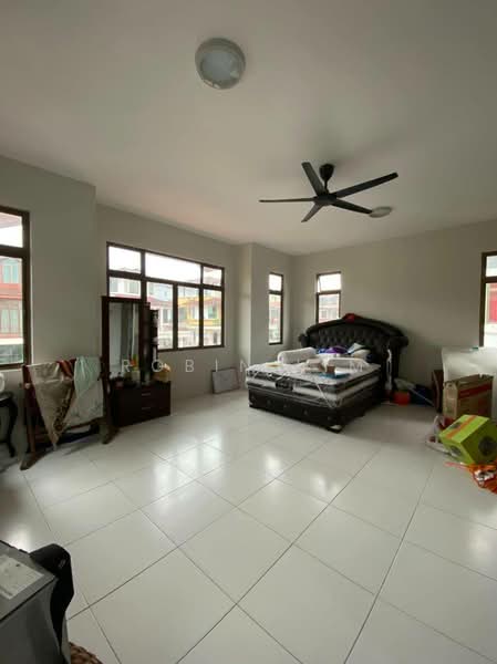 Semi-Detached House for Sale in Bandar Seri Alam (Masai) - Robin Lim - Bedroom - PropertyGuru.com.my