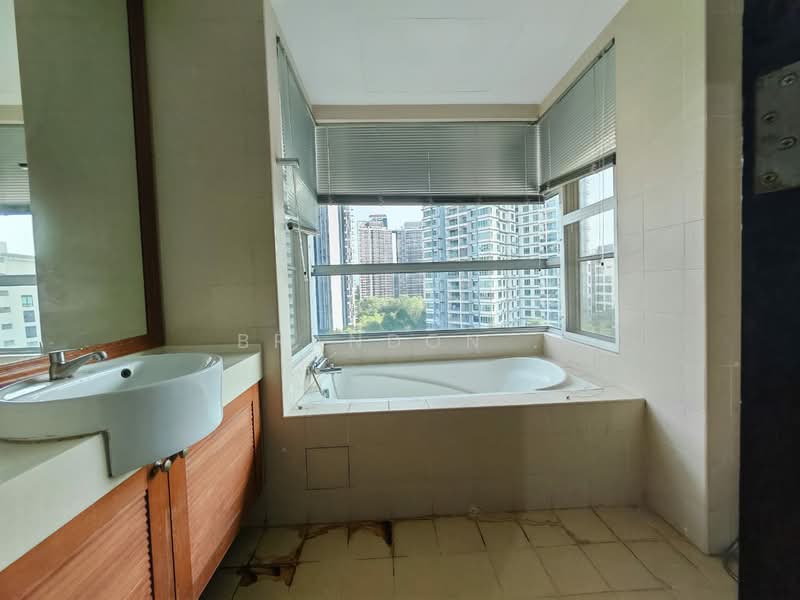 Condominium for Sale at Riana Green East - Brandon . - Bathroom - PropertyGuru.com.my