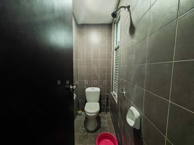 Condominium for Sale at Riana Green East - Brandon . - Bathroom - PropertyGuru.com.my