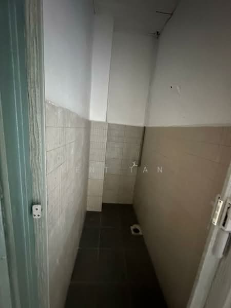 1-storey Terraced House for Sale in Taman Pasir Putih (Pasir Gudang) - Kent Tan - Bathroom - PropertyGuru.com.my