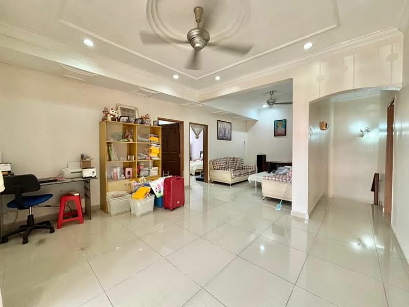 Rumah Teres 2 Tingkat untuk Dijual di Taman Desa Tebrau (Tebrau) - Michelle He - Living Room - PropertyGuru.com.my
