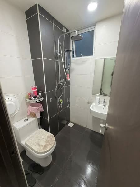 Servis Apartment untuk Dijual di Twin Danga Residence - Stephanie Yap - Bathroom - PropertyGuru.com.my