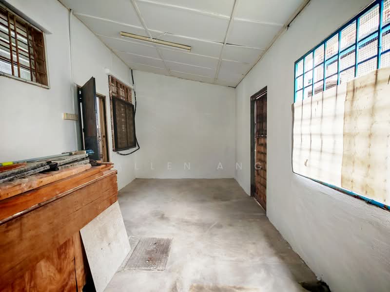 Rumah Teres 2 Tingkat untuk Dijual di Taman Lestari Putra (Seri Kembangan) - Allen Ang - Interior - PropertyGuru.com.my