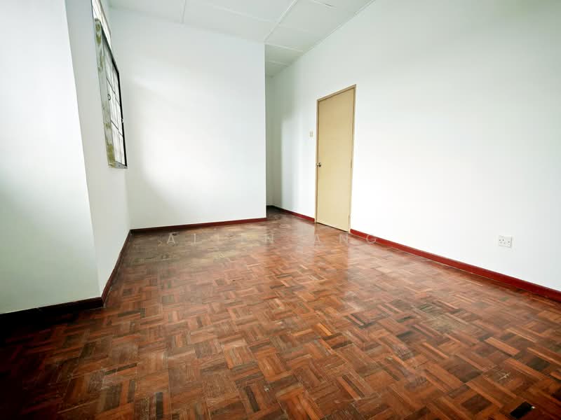 Rumah Teres 2 Tingkat untuk Dijual di Taman Lestari Putra (Seri Kembangan) - Allen Ang - Interior - PropertyGuru.com.my