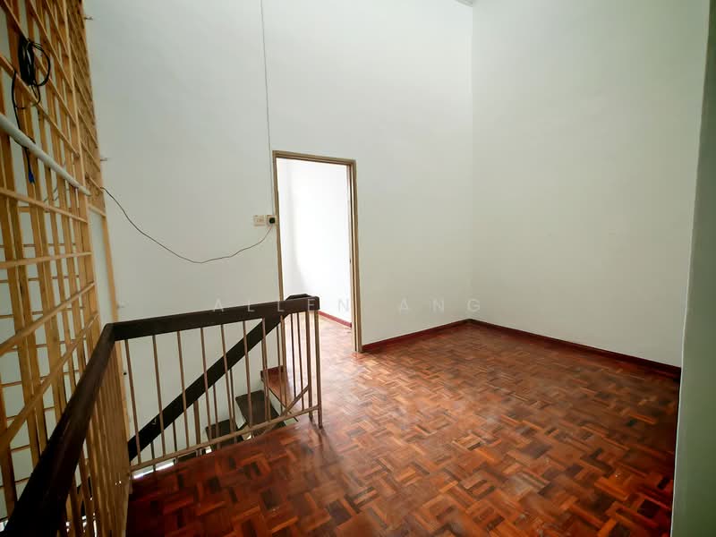 Rumah Teres 2 Tingkat untuk Dijual di Taman Lestari Putra (Seri Kembangan) - Allen Ang - Interior - PropertyGuru.com.my