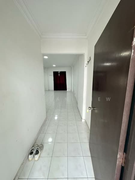 Apartment for Rent at Seri Mutiara Apartment - Li Lian Chew - Corridor - PropertyGuru.com.my