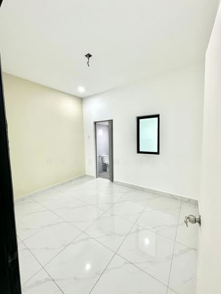 1-storey Terraced House for Sale in Taman Johor Jaya (Johor Bahru) - Darren Siu - Interior - PropertyGuru.com.my