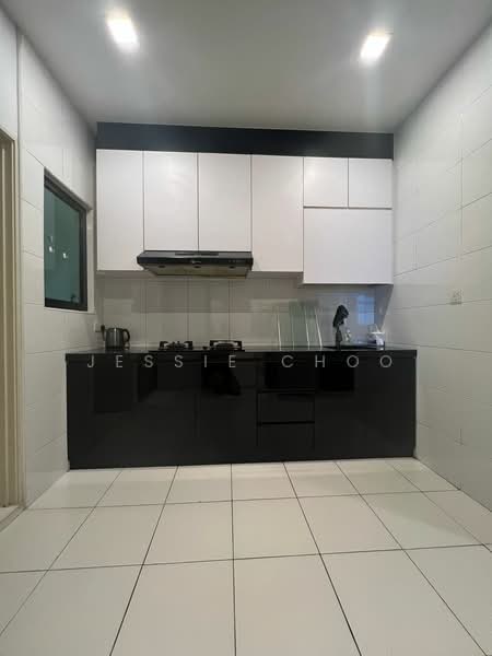 Service Residence for Sale at Sky Gardens Residences - Jessie Choo - Kitchen - PropertyGuru.com.my
