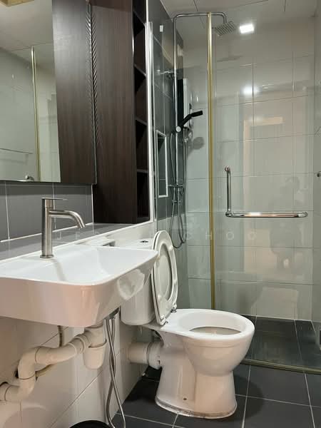 Service Residence for Sale at Sky Gardens Residences - Jessie Choo - Bathroom - PropertyGuru.com.my