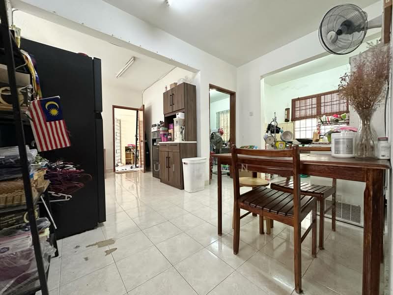 Pangsapuri untuk Dijual di Pangsapuri Tainia - Muin Mn - Dining Room - PropertyGuru.com.my