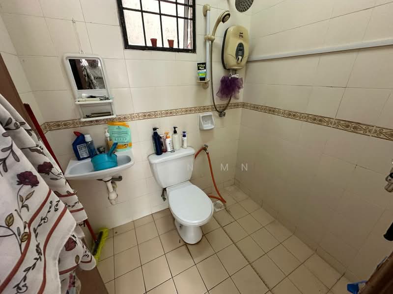 Pangsapuri untuk Dijual di Pangsapuri Tainia - Muin Mn - Bathroom - PropertyGuru.com.my