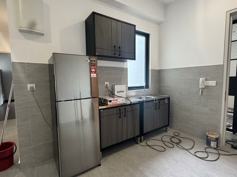 Service Residence for Rent at SUNSURIA FORUM SERVICED APARTMENT - Reilynn Tue - Kitchen - PropertyGuru.com.my
