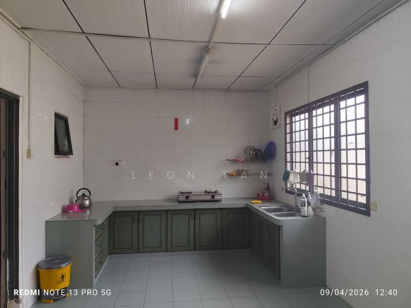 1-storey Terraced House for Rent in Taman Century (Johor Bahru) - Leon Tan - Kitchen - PropertyGuru.com.my