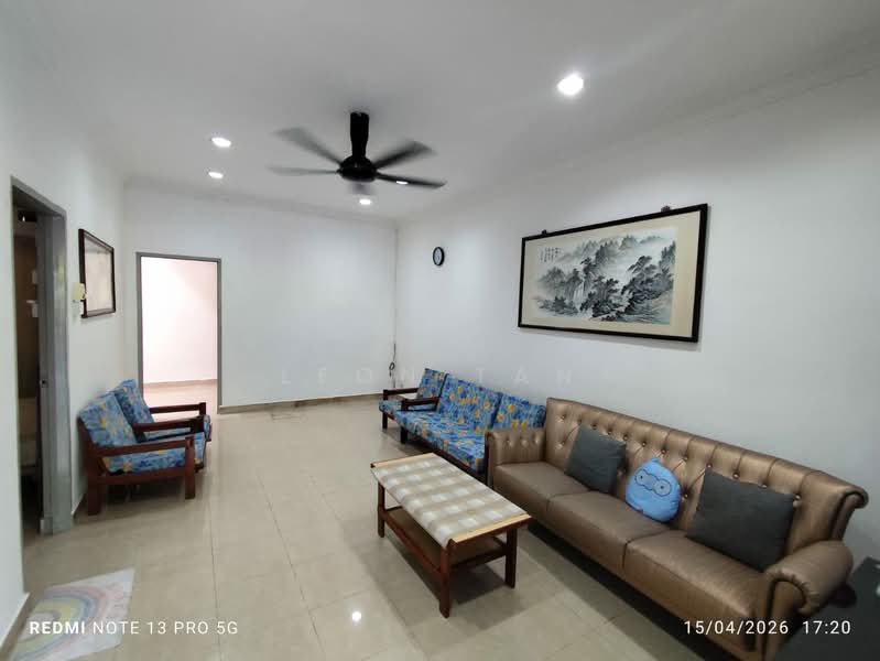 1-storey Terraced House for Rent in Taman Century (Johor Bahru) - Leon Tan - Living Room - PropertyGuru.com.my