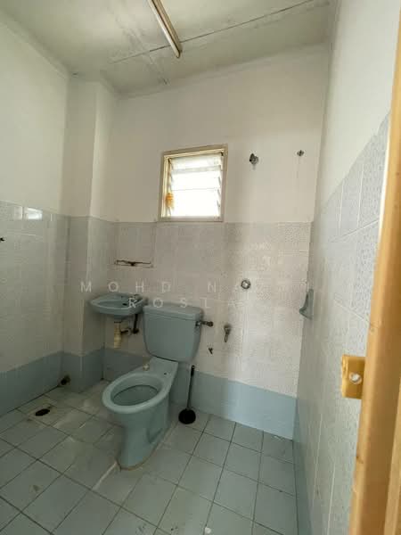 2-storey Terraced House for Sale in Putra Heights (Subang Jaya) - Mohd Nazri Roslan - Bathroom - PropertyGuru.com.my