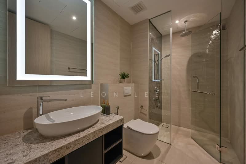 Service Residence for Sale at Star Residences Two - Leon Lee - Bathroom - PropertyGuru.com.my