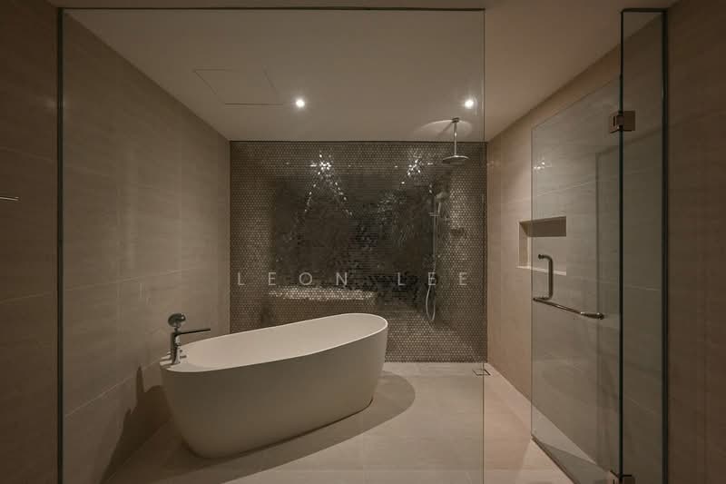 Service Residence for Sale at Star Residences Two - Leon Lee - Bathroom - PropertyGuru.com.my