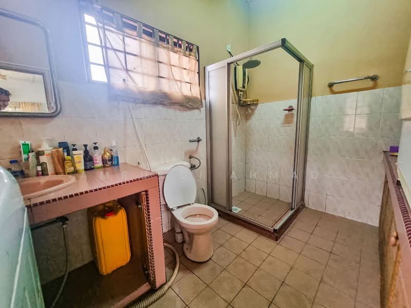 Rumah Banglo untuk Dijual di Sungai Penchala (Kuala Lumpur) - Amruddi Ahmad - Bathroom - PropertyGuru.com.my