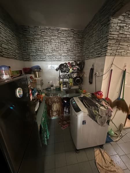 Rumah Flat untuk Dijual di Desa Mawar - Freddy Tan - Kitchen - PropertyGuru.com.my