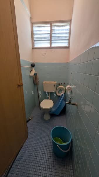 Rumah Teres 2 Tingkat untuk Dijual di Taman Overseas Union (Taman Oug) (Jalan Klang Lama (Old Klang Road)) - Terence Yap - Bathroom - PropertyGuru.com.my