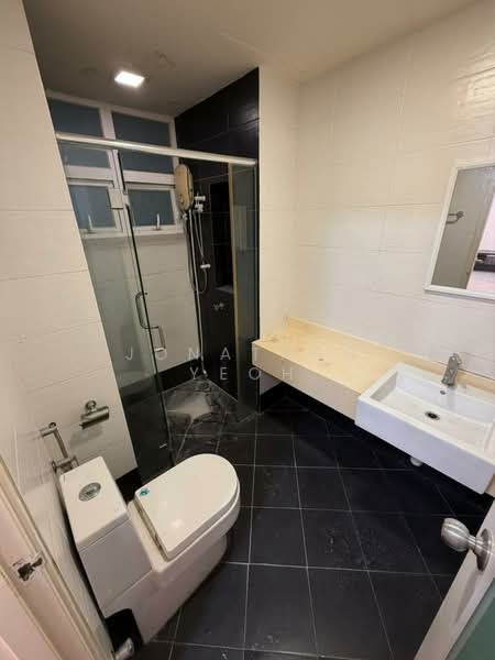 Servis Apartment untuk Disewa di Saville @ Melawati - Jonathan Yeoh - Bathroom - PropertyGuru.com.my