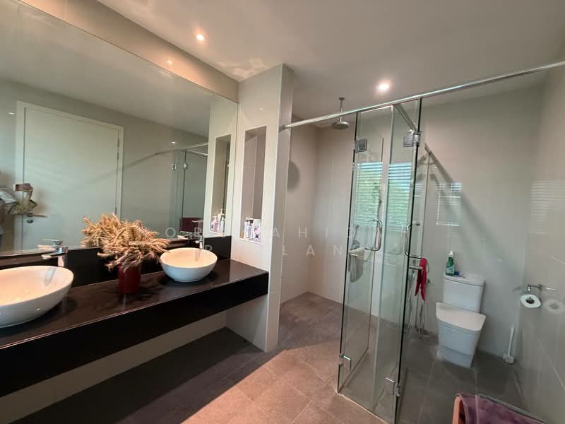 Bungalow for Sale in Cyberjaya (Selangor) - Norsyahidah Razlan - Bathroom - PropertyGuru.com.my