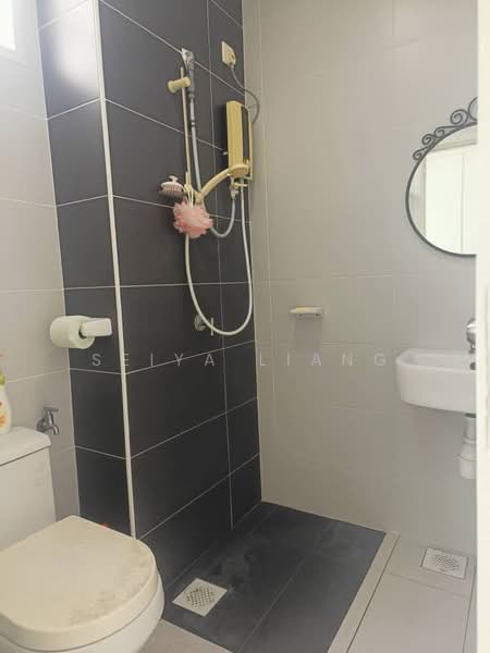 Apartment for Sale at Nusa Heights (Nusa Puncak) - Seiya Liang - Bathroom - PropertyGuru.com.my