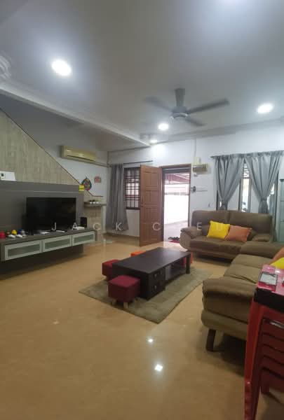 Rumah Teres 2 Tingkat untuk Dijual di Taman Setia Indah (Tebrau) - Jack Cheu - Living Room - PropertyGuru.com.my