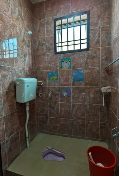 Rumah Teres 2 Tingkat untuk Dijual di Taman Setia Indah (Tebrau) - Jack Cheu - Bathroom - PropertyGuru.com.my