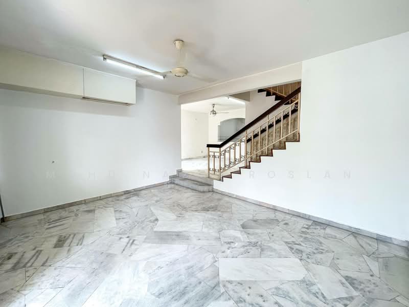2-storey Terraced House for Sale in Usj 20 (Subang Jaya) - Mohd Nazri Roslan - Living Room - PropertyGuru.com.my