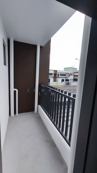 Shop for Rent in Beranang (Selangor) - Johnny Lim - Balcony - PropertyGuru.com.my