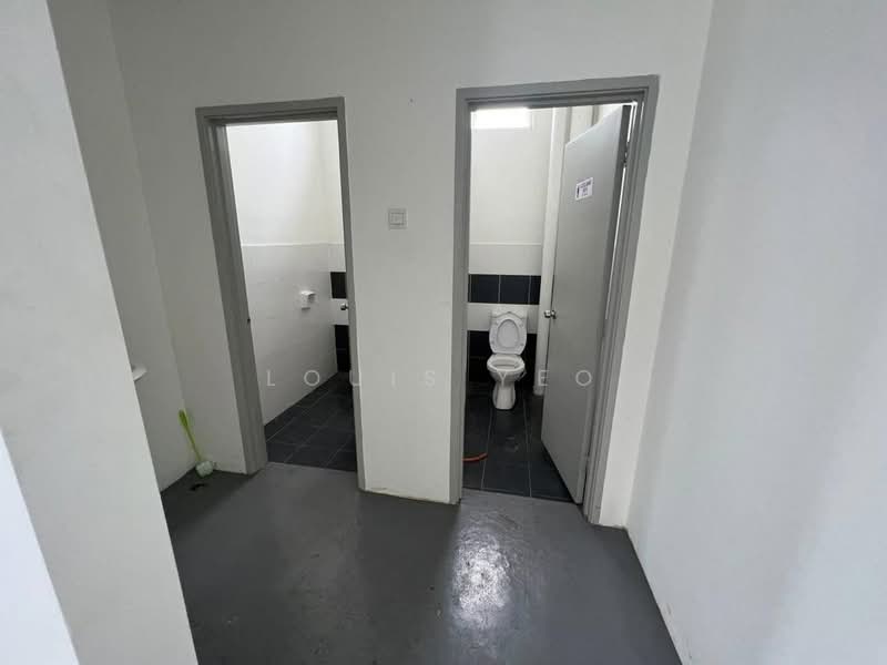 Factory for Rent in Pelabuhan Tanjung Pelepas (Gelang Patah) - Louis Yeo - Bathroom - PropertyGuru.com.my