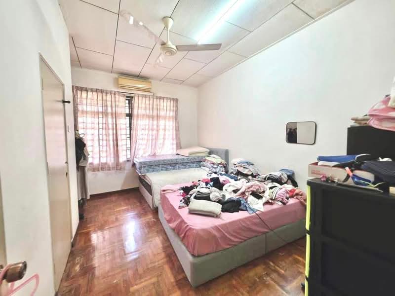 2-storey Terraced House for Sale in Taman Daya (Johor Bahru) - Shereen Wong - Bedroom - PropertyGuru.com.my