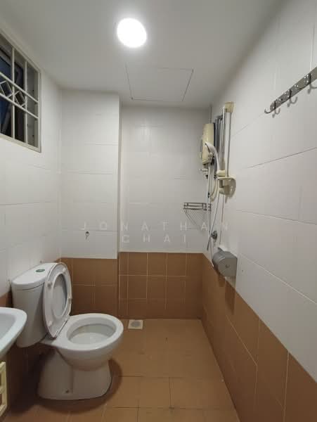 Pangsapuri untuk Disewa di Plaza Metro Prima - Jonathan Chai - Bathroom - PropertyGuru.com.my