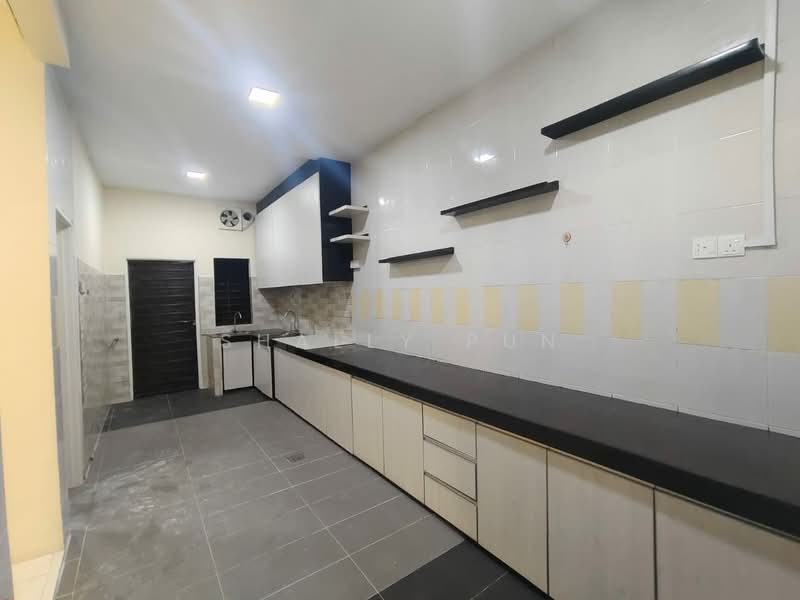 Rumah Teres 2 Tingkat untuk Disewa di Bandar Kinrara (Selangor) - Shally Pun - Kitchen - PropertyGuru.com.my