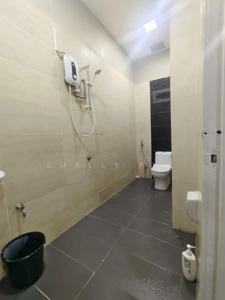 Rumah Teres 2 Tingkat untuk Disewa di Bandar Kinrara (Selangor) - Shally Pun - Bathroom - PropertyGuru.com.my