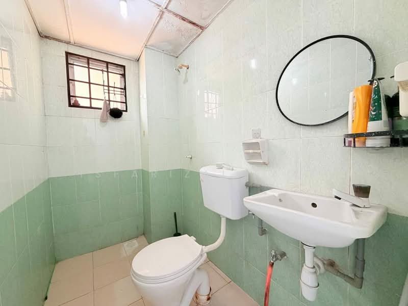 Apartment for Sale at Pangsapuri Subang Suria - Isfarizal fazz - Bathroom - PropertyGuru.com.my