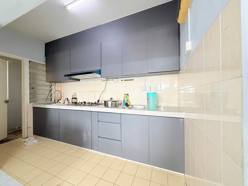 Apartment for Sale at Pangsapuri Subang Suria - Isfarizal fazz - Kitchen - PropertyGuru.com.my
