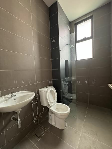 Rumah Berkembar untuk Dijual di Skudai (Johor) - Hayden Chong - Bathroom - PropertyGuru.com.my