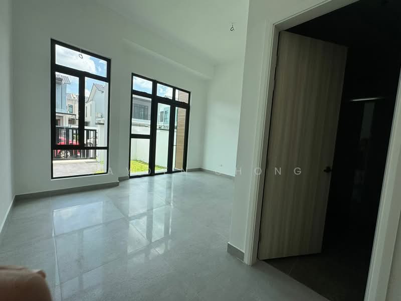 Rumah Berkembar untuk Dijual di Skudai (Johor) - Hayden Chong - Living Room - PropertyGuru.com.my