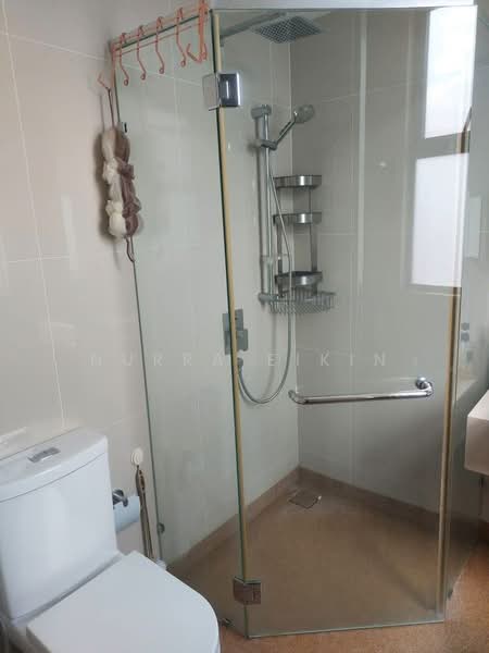 Servis Apartment untuk Disewa di Danau Kota Suite Apartments - Nurra Eikin - Bathroom - PropertyGuru.com.my
