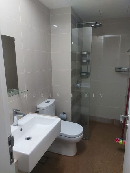 Servis Apartment untuk Disewa di Danau Kota Suite Apartments - Nurra Eikin - Bathroom - PropertyGuru.com.my