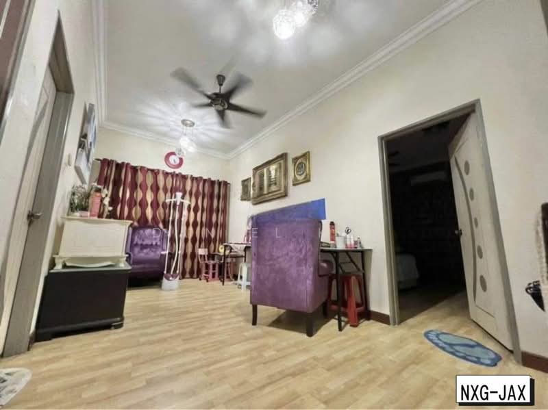 2-storey Terraced House for Sale in Kota Bayuemas (Klang) - Daniel Kok - Living Room - PropertyGuru.com.my