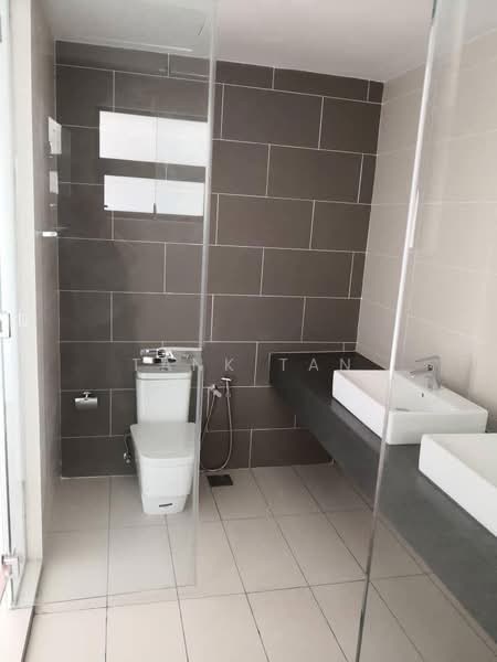 Service Residence for Sale at The Potpourri - Tank Tan - Bathroom - PropertyGuru.com.my