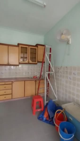 1-storey Terraced House for Rent in Taman Senai Utama (Kulai) - Kyoris Loh - Kitchen - PropertyGuru.com.my