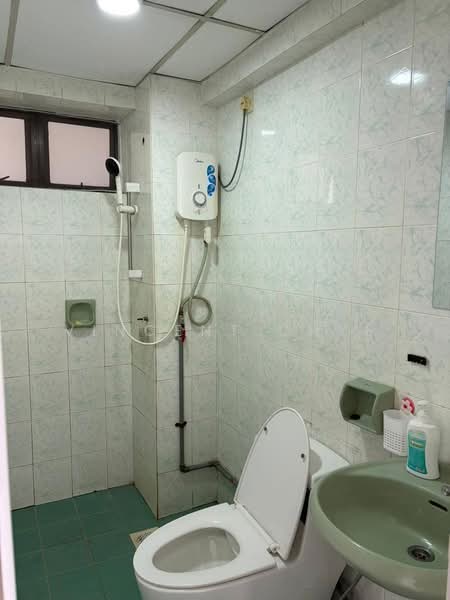 Apartment for Rent at Anjung Hijau (Greenfields) - Vincent Chye - Bathroom - PropertyGuru.com.my