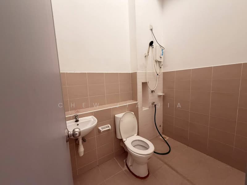 2-storey Terraced House for Sale in Setia Tropika (Johor Bahru) - Chew Jia Jia - Bathroom - PropertyGuru.com.my