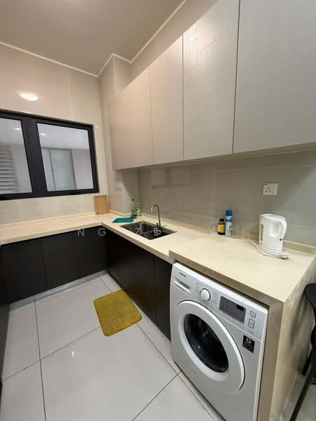 Condominium for Rent at Amberside @ Country Garden Danga Bay - NG ZEN XI - Kitchen - PropertyGuru.com.my