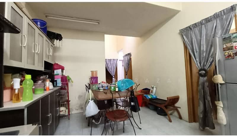 1-storey Terraced House for Sale in Taman Impian Bukit Naga (Shah Alam) - Ridhwan Razak - Kitchen - PropertyGuru.com.my